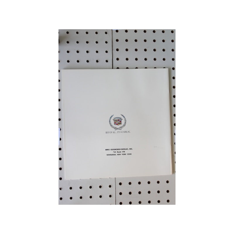 1986 Cadillac  Brochure Product Line-Up  32 Pages