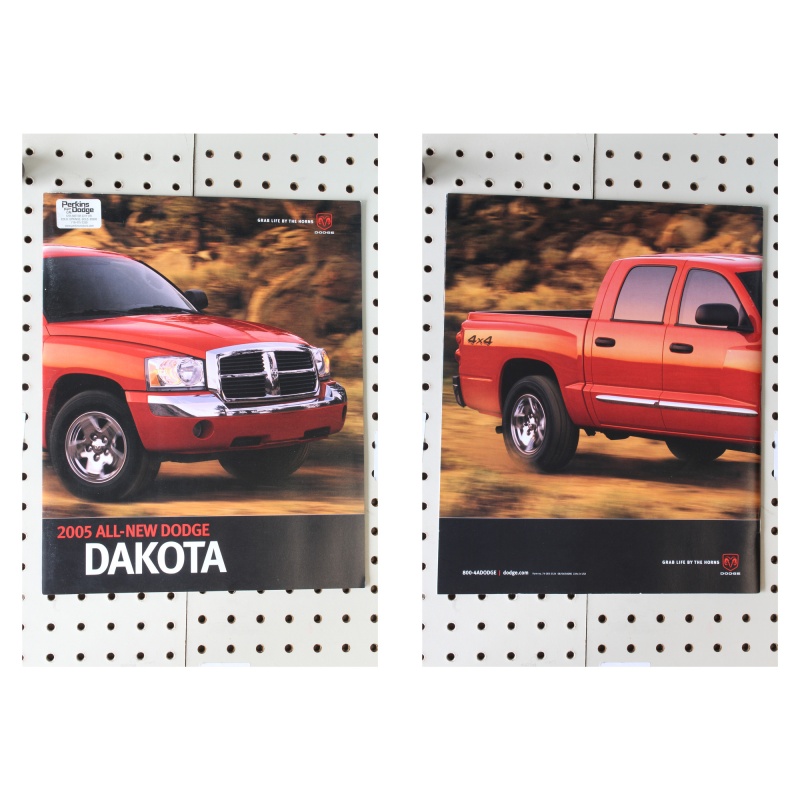 2005 Dodge Dakota Brochure  24 Pages