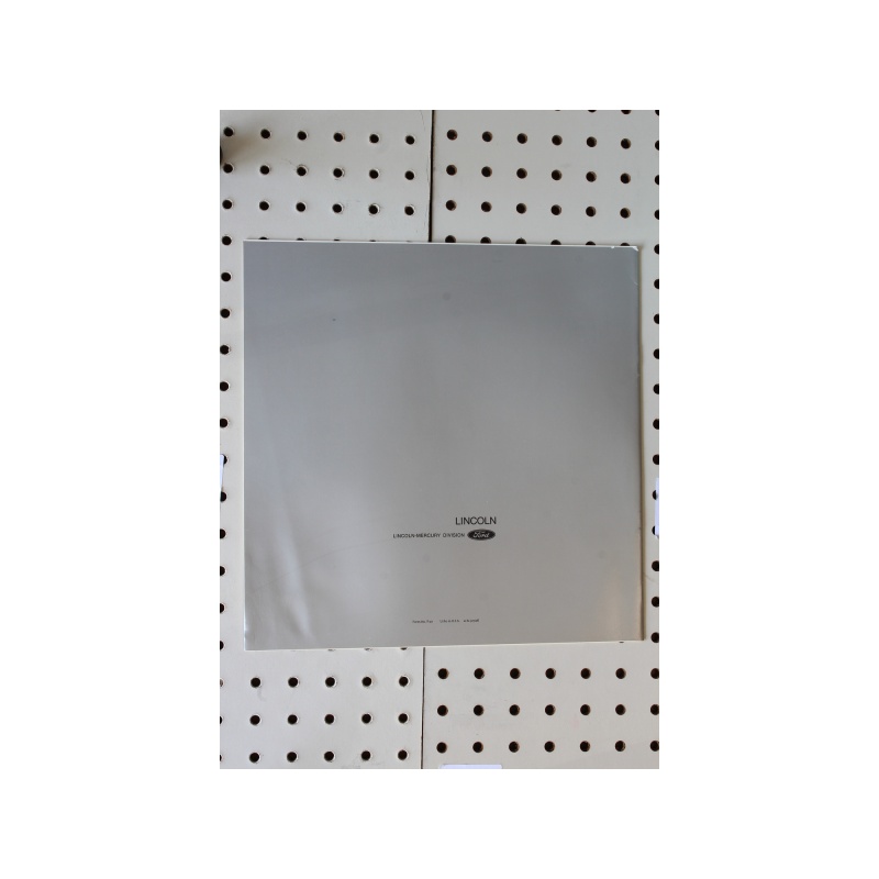 1981 Lincoln  Brochure Product Line-Up  11 Pages