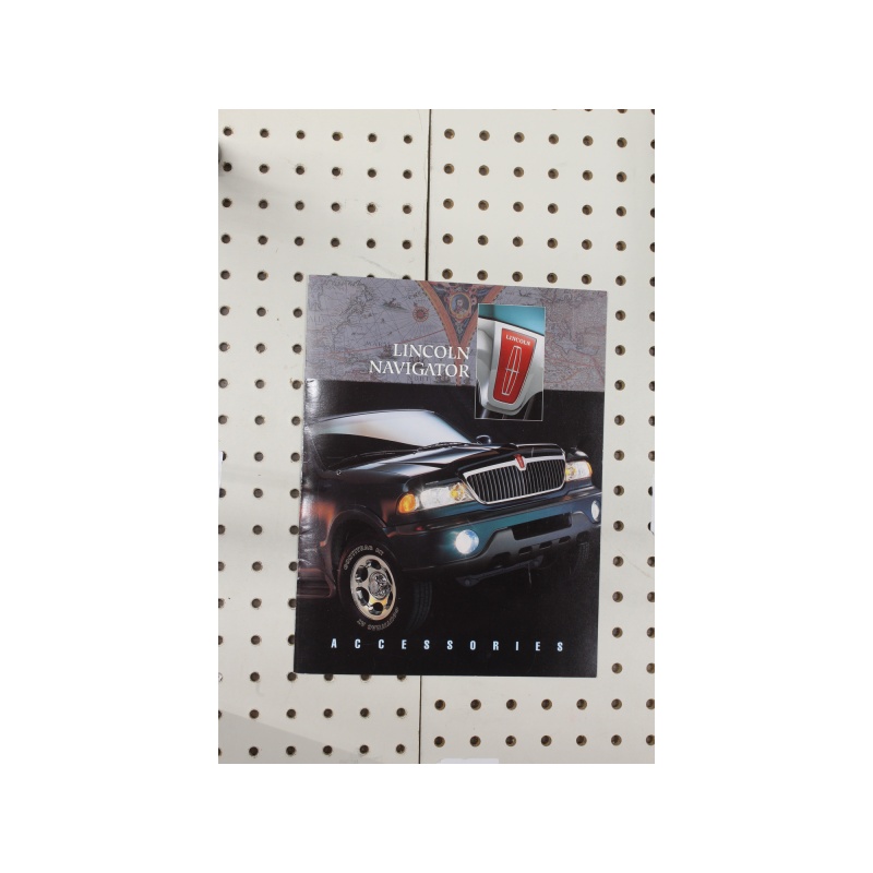 2009 Lincoln Navigator Brochure Accessories  10 Pages