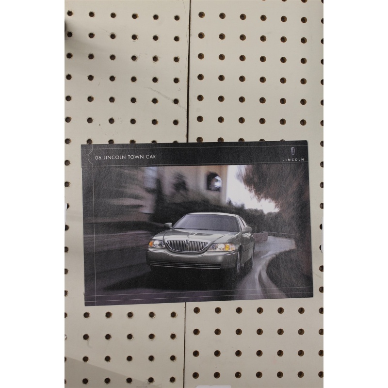 2006 Lincoln Town Car Flyer(Trifold)