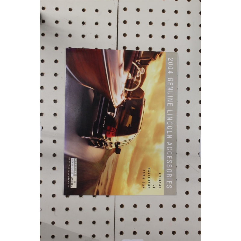2004 Lincoln  Booklet Accessories  17 Pages