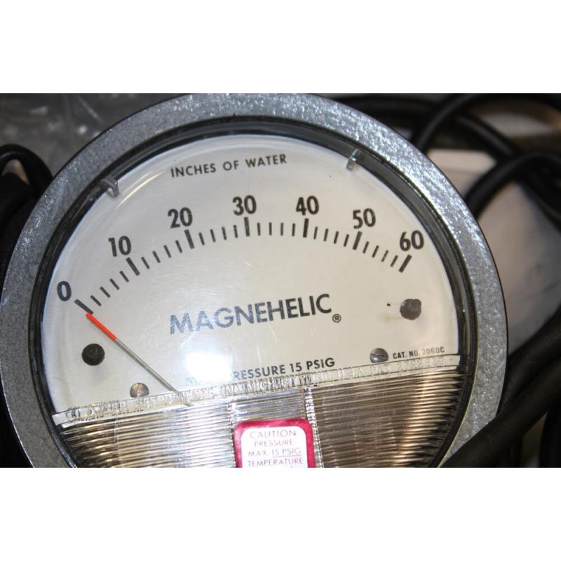 Vintage Dwyer Magnehelic 2006C Pressure Gauge Max 15 PSIG 0-60 Inches of Water