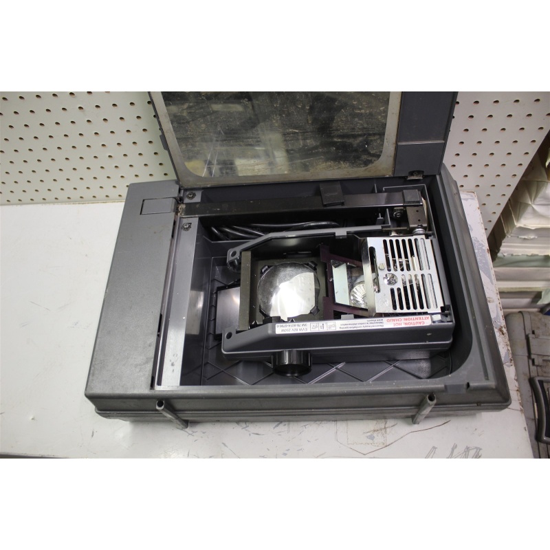 3M 2000 Portable Folding Briefcase Overhead Projector 2000 AG