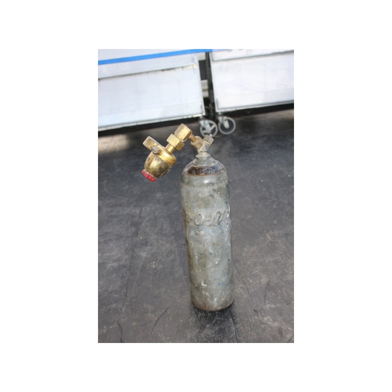 Antique Vintage Prest-O-Lite Torch Acetylene Tank with Type R-411-B Regulator