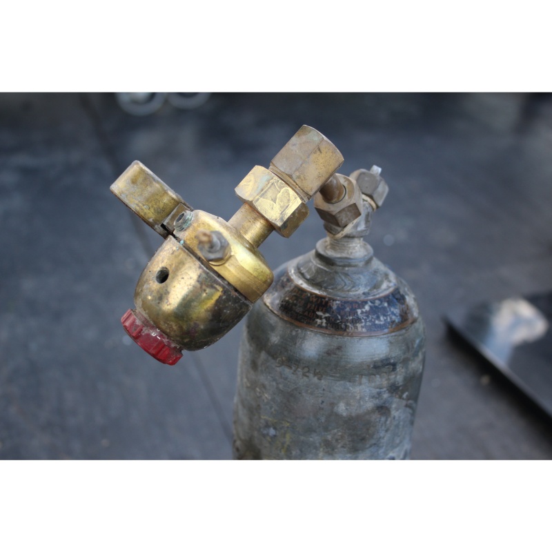 Antique Vintage Prest-O-Lite Torch Acetylene Tank with Type R-411-B Regulator