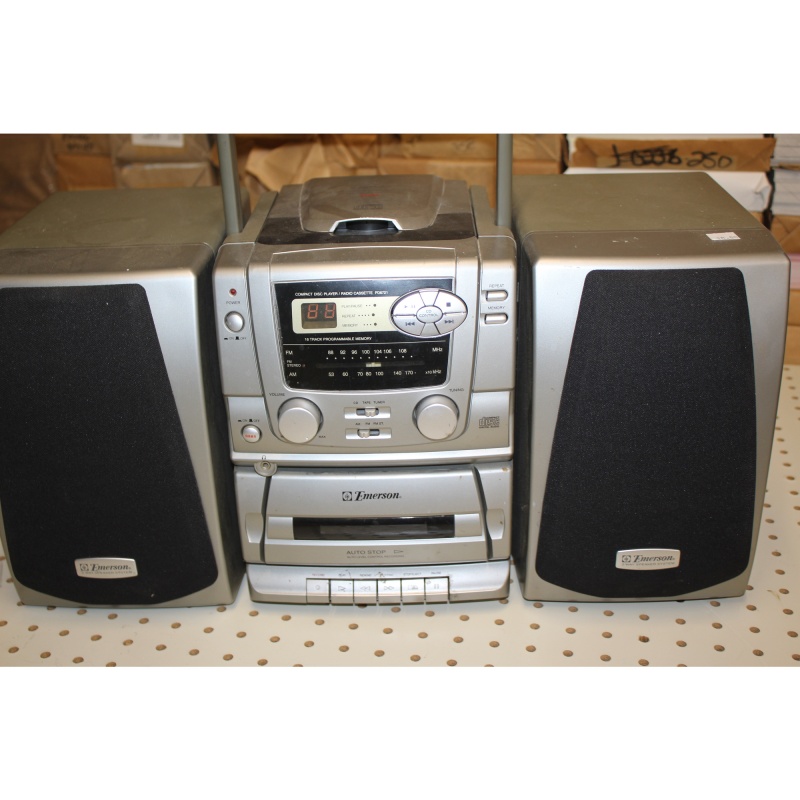 EMERSON PD6721 PORTABLE CD Player AM/FM Stereo Cassette Radio Boombox WORKING