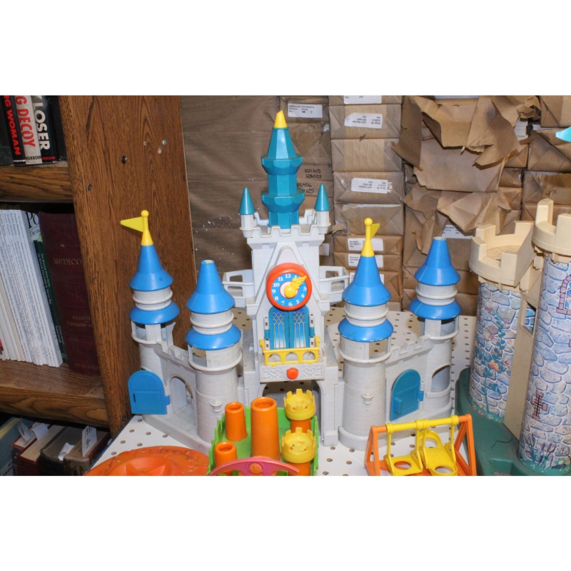 Huge Lot Fisher Price Little People Figures Toys - Castles - Pickup Only - as-is