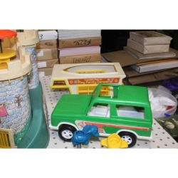 Huge Lot Fisher Price Little People Figures Toys - Castles - Pickup Only - as-is