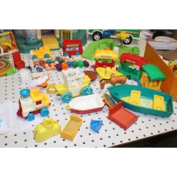 Huge Lot Fisher Price Little People Figures Toys - Castles - Pickup Only - as-is