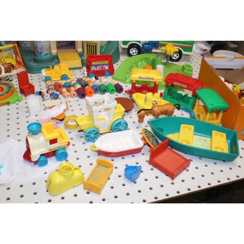 Huge Lot Fisher Price Little People Figures Toys - Castles - Pickup Only - as-is