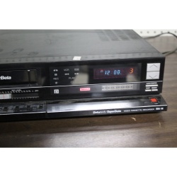 Sanyo VCR 7250 Beta Hi-Fi / SuperBeta Untested As Is No Remote Powers On