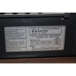 Sanyo VCR 7250 Beta Hi-Fi / SuperBeta Untested As Is No Remote Powers On