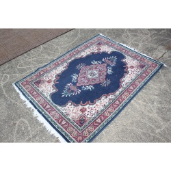 Very nice 4 x 5 6" Small Area Rug
