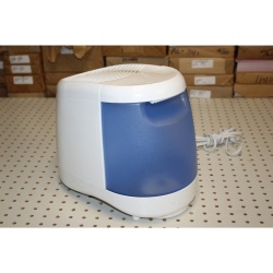 Vicks Filtered Cool Moisture Humidifier Auto-Shut Off 0.8 Gallon Tank VEV320