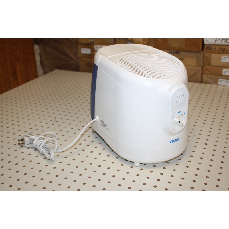 Vicks Filtered Cool Moisture Humidifier Auto-Shut Off 0.8 Gallon Tank VEV320