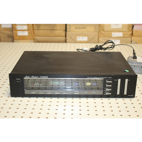 Vintage Fisher Tuner FM-660 Studio Standard AM FM Stereo Synthesizer Tuner