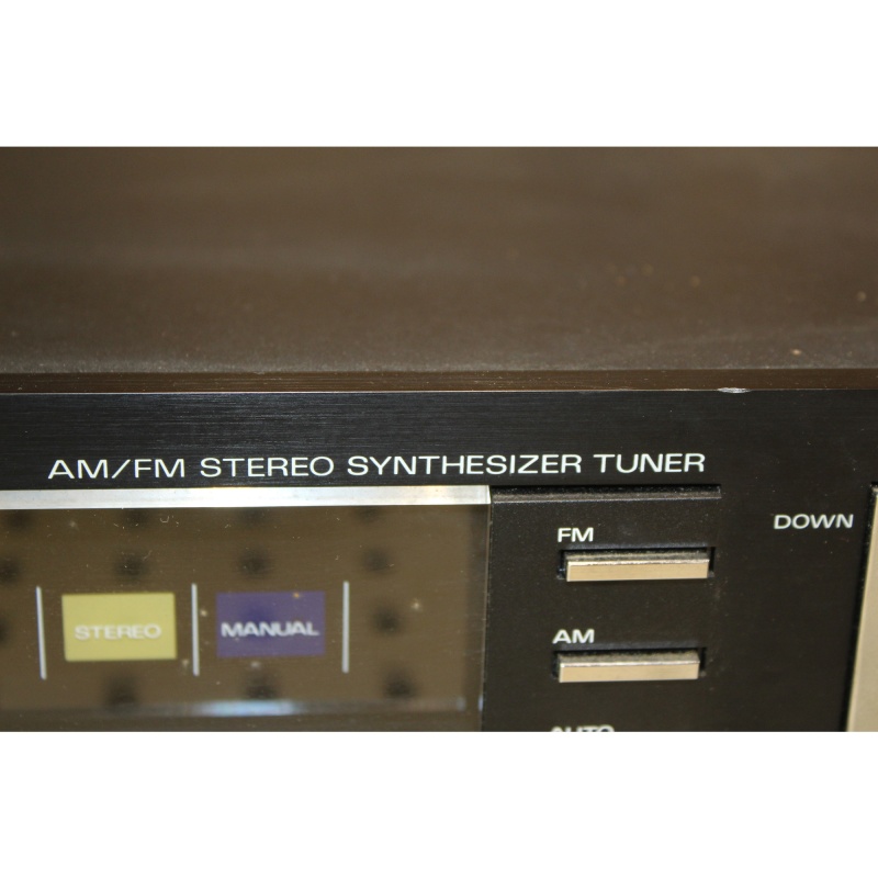 Vintage Fisher Tuner FM-660 Studio Standard AM FM Stereo Synthesizer Tuner