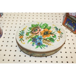 Item: 102167 - Collectible Holiday Tin Container