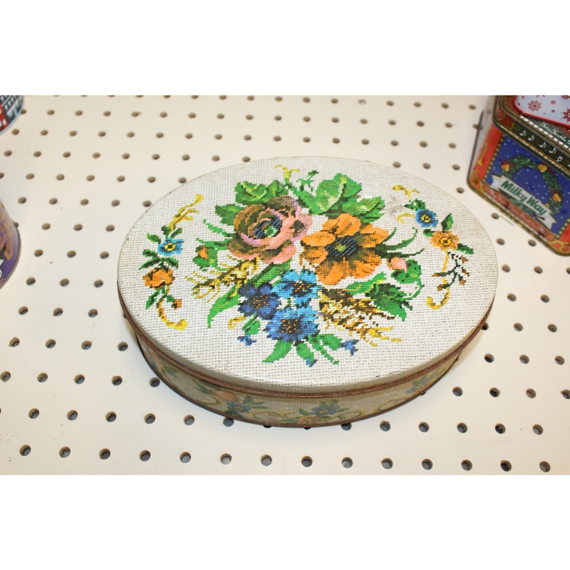 Item: 102167 - Collectible Holiday Tin Container