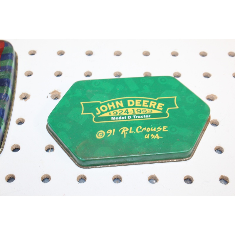 Item: 102220 - Misc Lot of Collectible Holiday Tin Container Lids