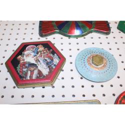 Item: 102220 - Misc Lot of Collectible Holiday Tin Container Lids