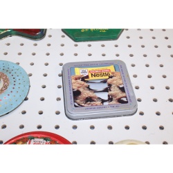 Item: 102220 - Misc Lot of Collectible Holiday Tin Container Lids