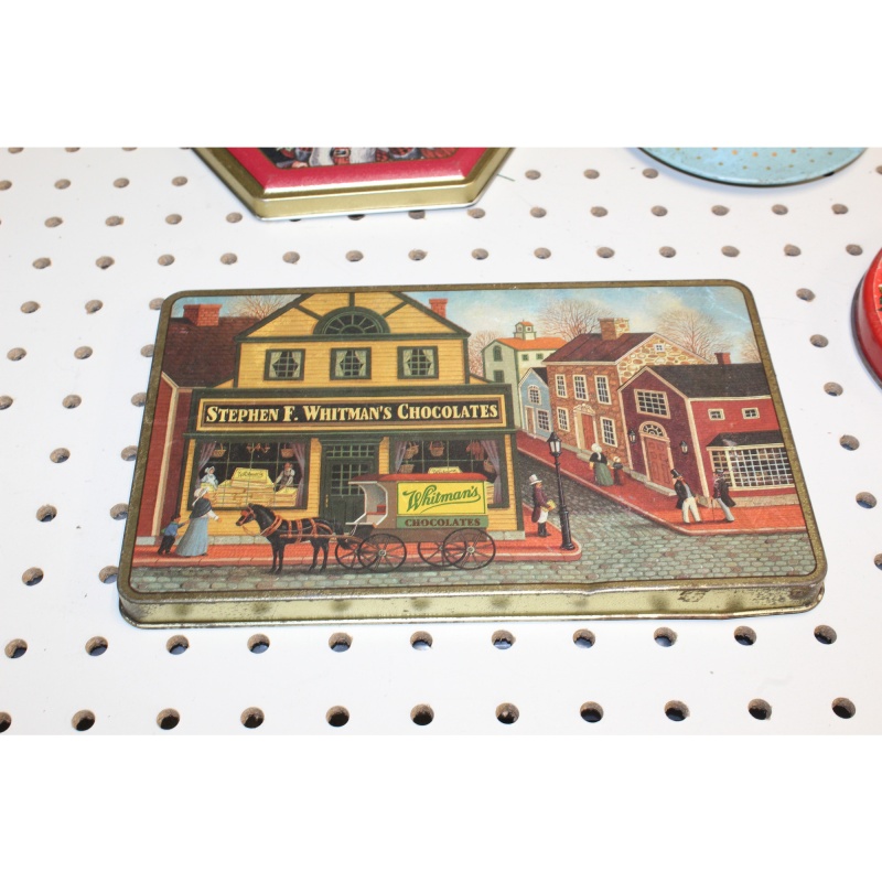Item: 102220 - Misc Lot of Collectible Holiday Tin Container Lids