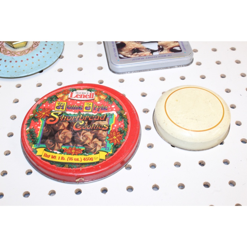 Item: 102220 - Misc Lot of Collectible Holiday Tin Container Lids