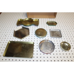 Item: 102220 - Misc Lot of Collectible Holiday Tin Container Lids