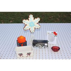 Item#: 102245 Lot of miscellaneous Christmas decorations, candle