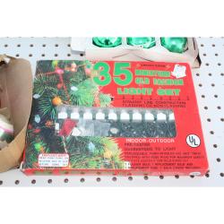 Item#: 102247 Vintage lot of Christmas tree bulbs/balls and lights