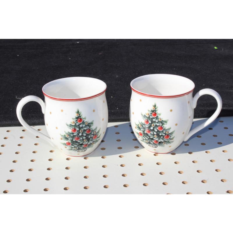 Item#: 102281 Lot of 2 holiday Christmas mugs