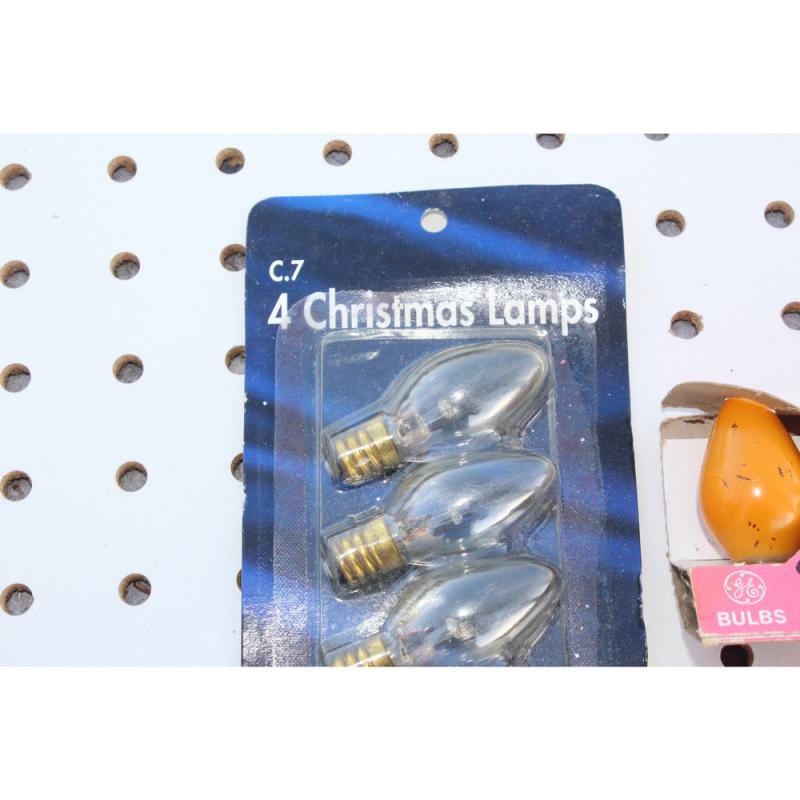 Item#: 102315 Vintage lot of indoor Christmas light bulbs C 7