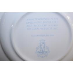 AVON Collector Plate Tenderness - 1974 - Exclusively Decorated in Spain