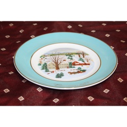 Vintage Avon Christmas Collectable Plate Christmas on the Farm 1973 England