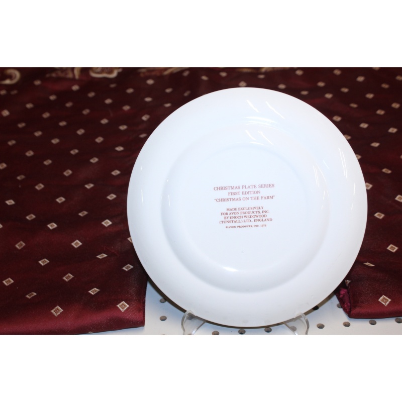 Vintage Avon Christmas Collectable Plate Christmas on the Farm 1973 England