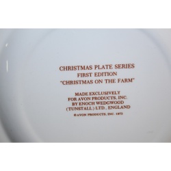 Vintage Avon Christmas Collectable Plate Christmas on the Farm 1973 England