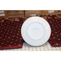 AVON Christmas Plate 1990 Bringing Christmas Home Porcelain trim 22K Gold