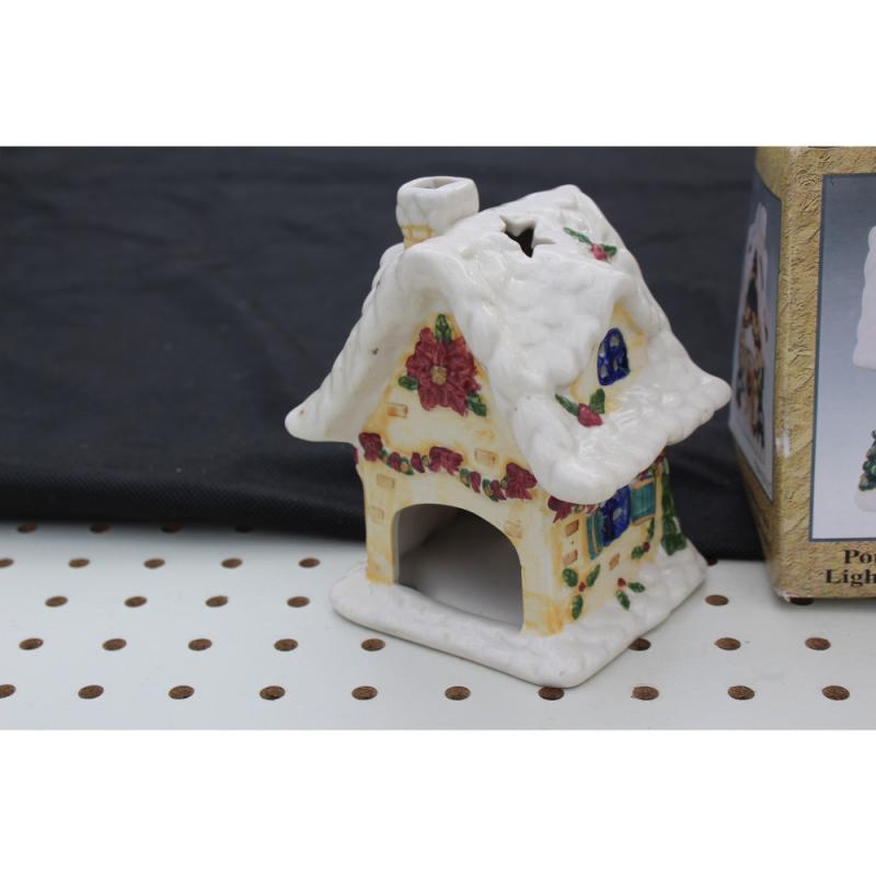 Cute 2003 Gift Link Porcelain Christmas House Tea Light Holder