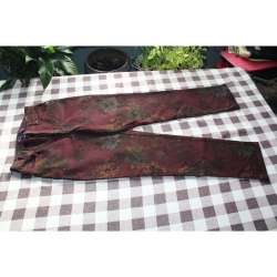 WOMANS GLORIA VANDERBILT AMANDA BURGANDY FLORAL JEANS SIZE4