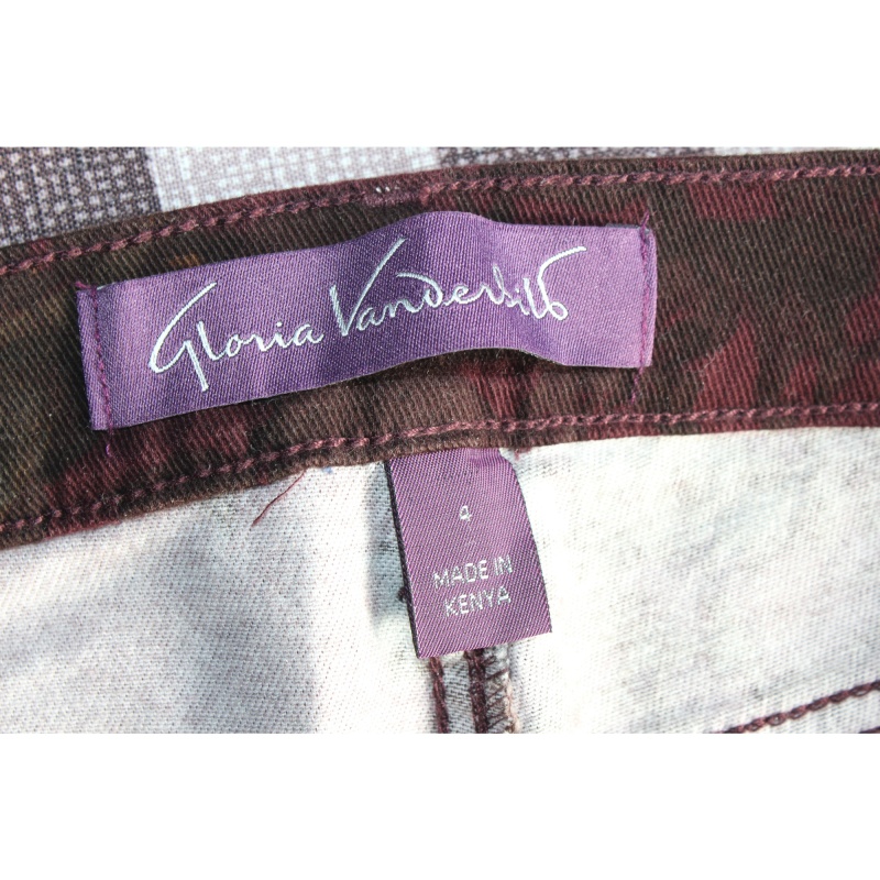 WOMANS GLORIA VANDERBILT AMANDA BURGANDY FLORAL JEANS SIZE4