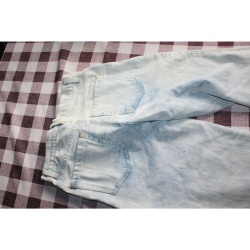 WOMANS GLORIA VANDERBILT AMANDA LIGHT BLUE JEANS SIZE 4