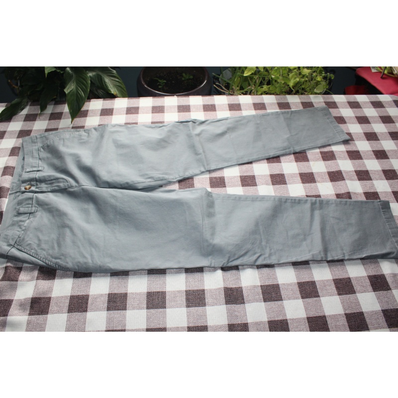 WOMANS FADED GLORY GREY CHINO PANTS SIZE 6 A