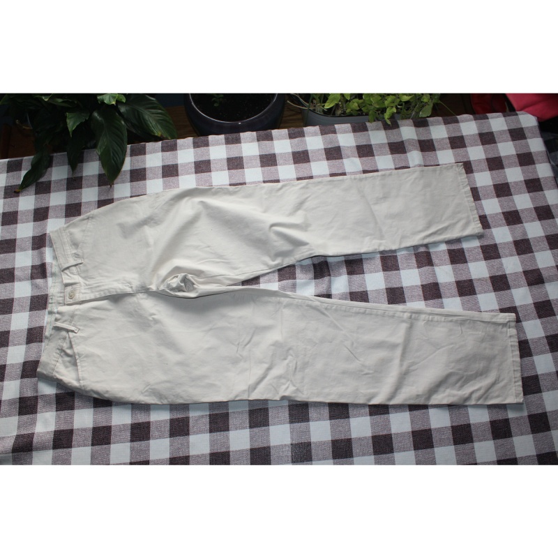 WOMANS LEE TAN ALL DAY PANTS SIZE 6