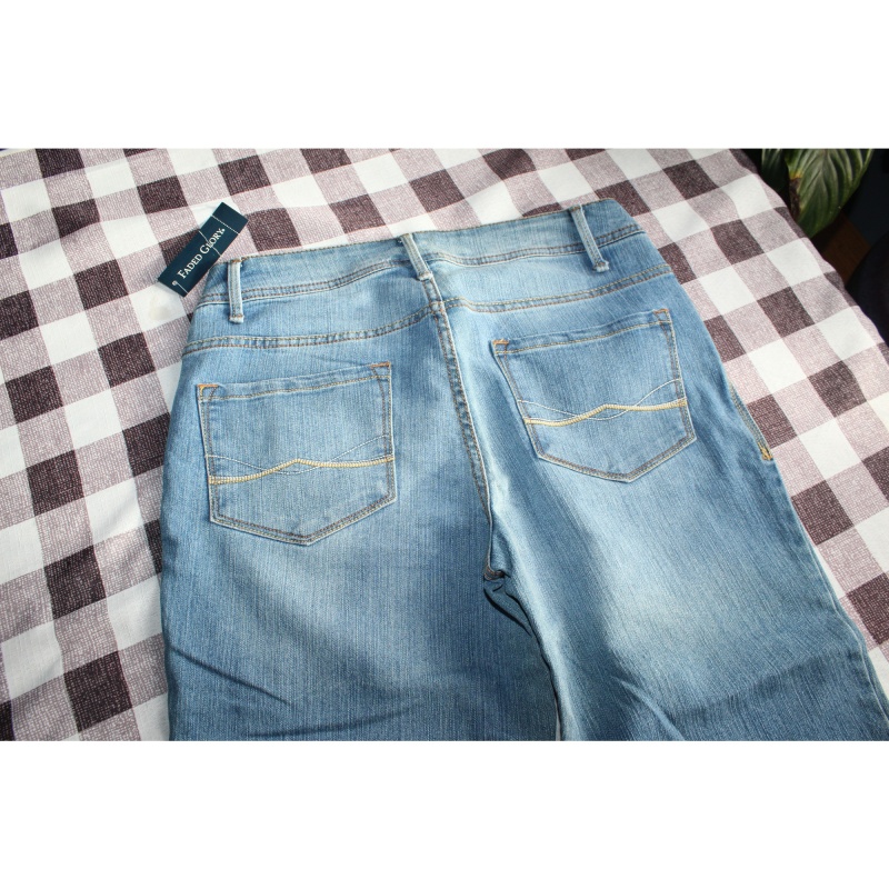 WOMANS FADED GLORY CAPRI JEANS SIZE 6