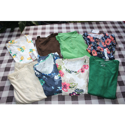 WOMANS LOT OF SHORT SLEEVE SHIRTS SIZE SMALL - Some New with tags