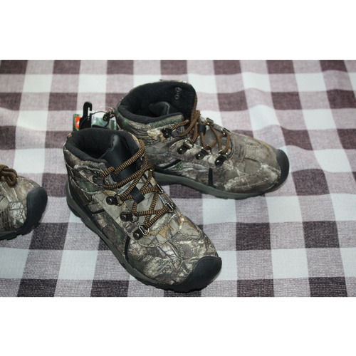 BOYS OZARK TRAIL CAMO HIKER BOOTS SIZE 1, 