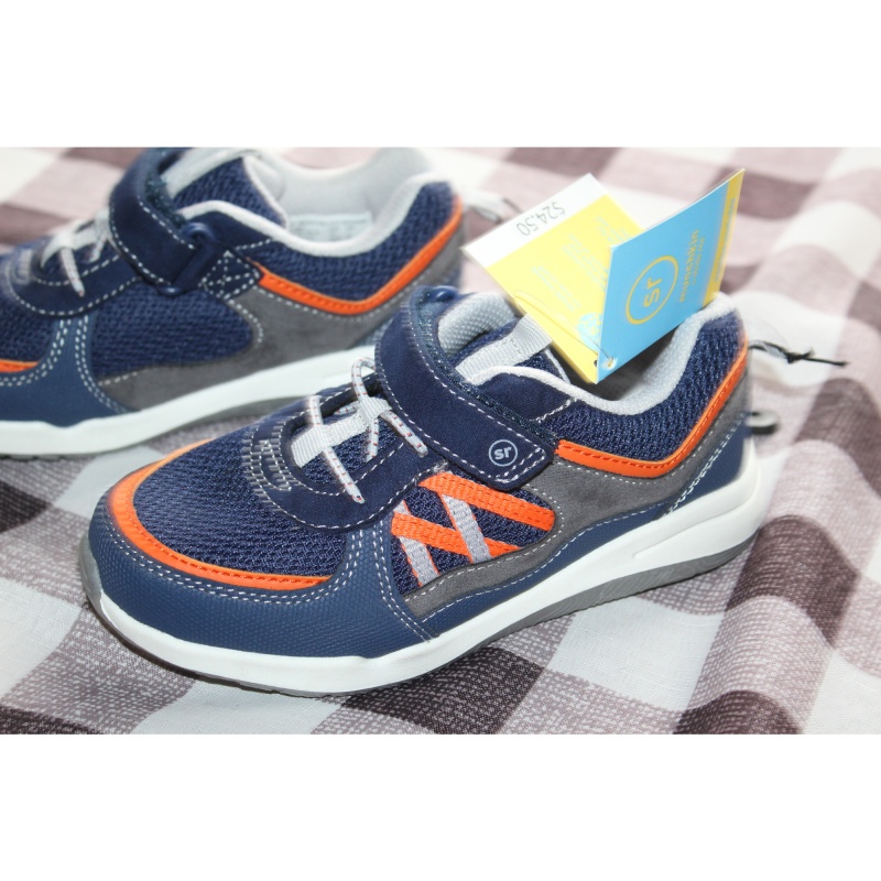 BOYS MUNCHKIN SNEAKERS SIZE 12