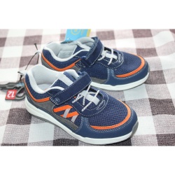 BOYS MUNCHKIN SNEAKERS SIZE 12